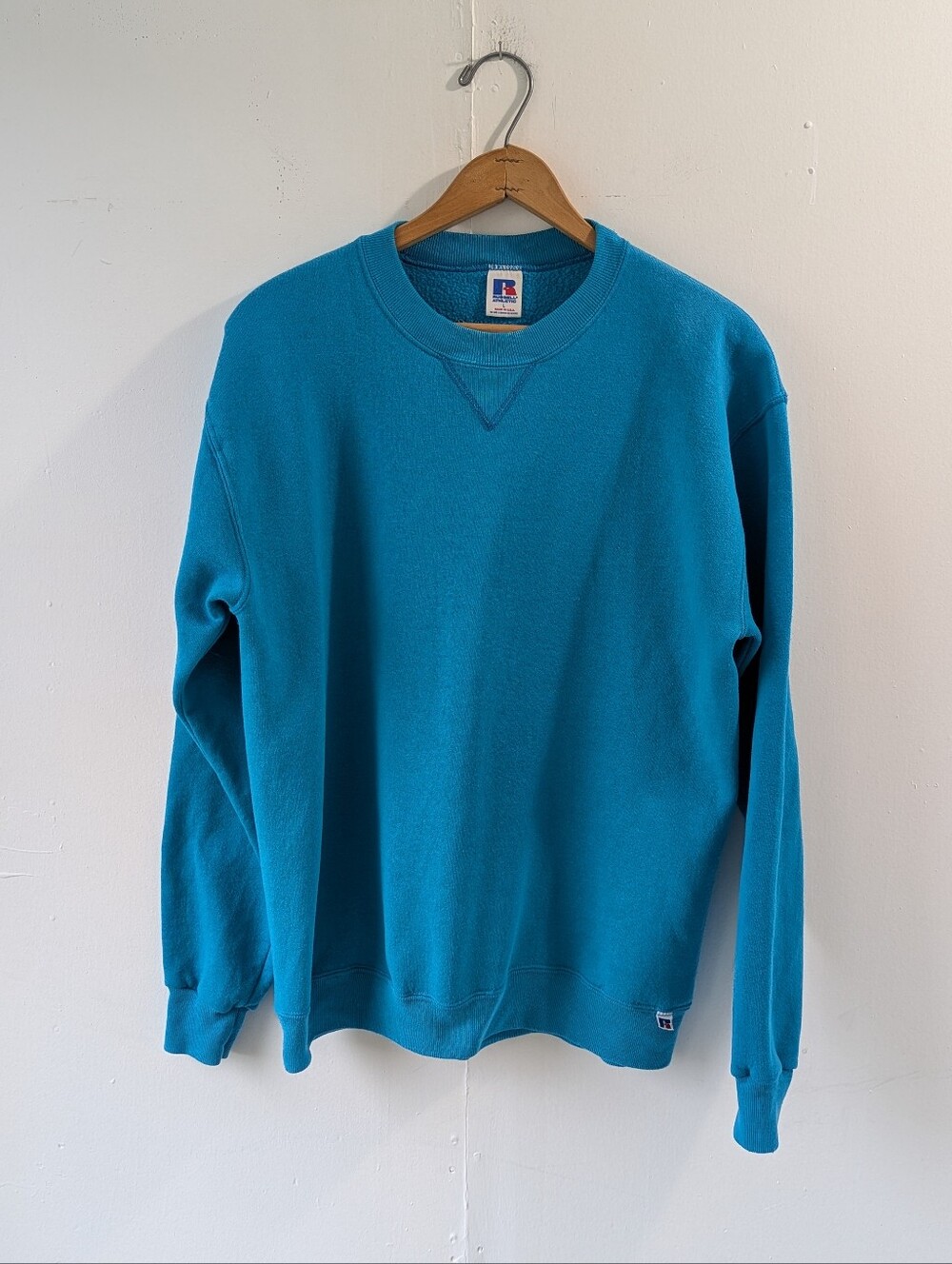 Vintage 90's Russell Athletic Men's Blank Blue Crewneck Sweatshirt Size Large